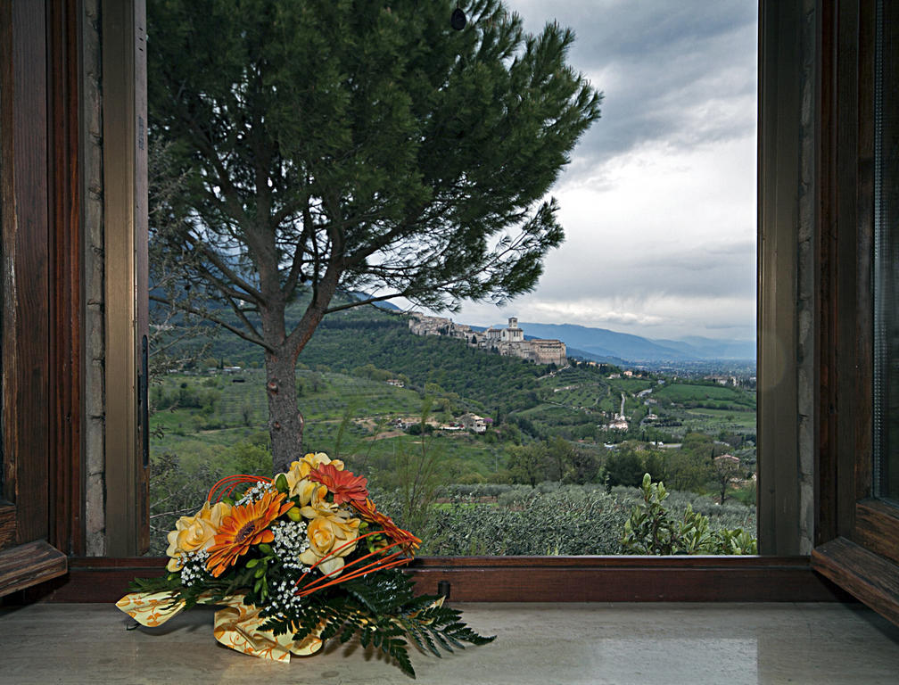 B&B Colle San Francesco Assisi Bagian luar foto