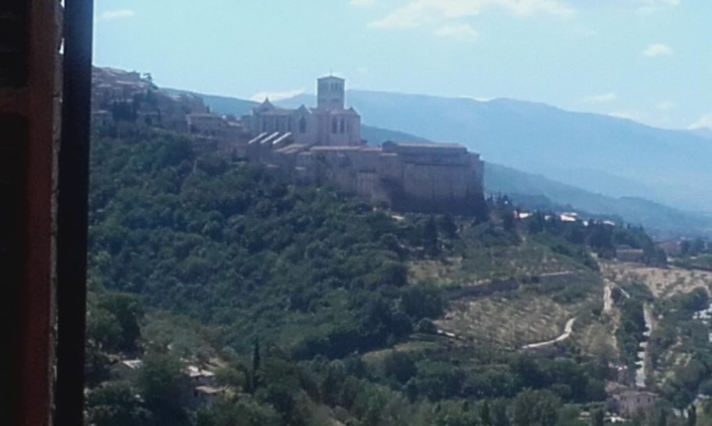 B&B Colle San Francesco Assisi Bagian luar foto